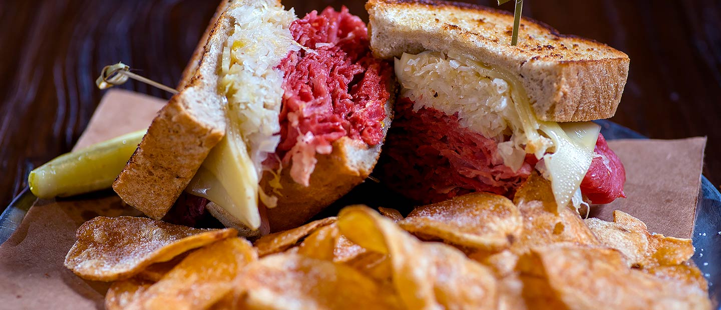 Molly O'sheas CORNED BEEF REUBEN