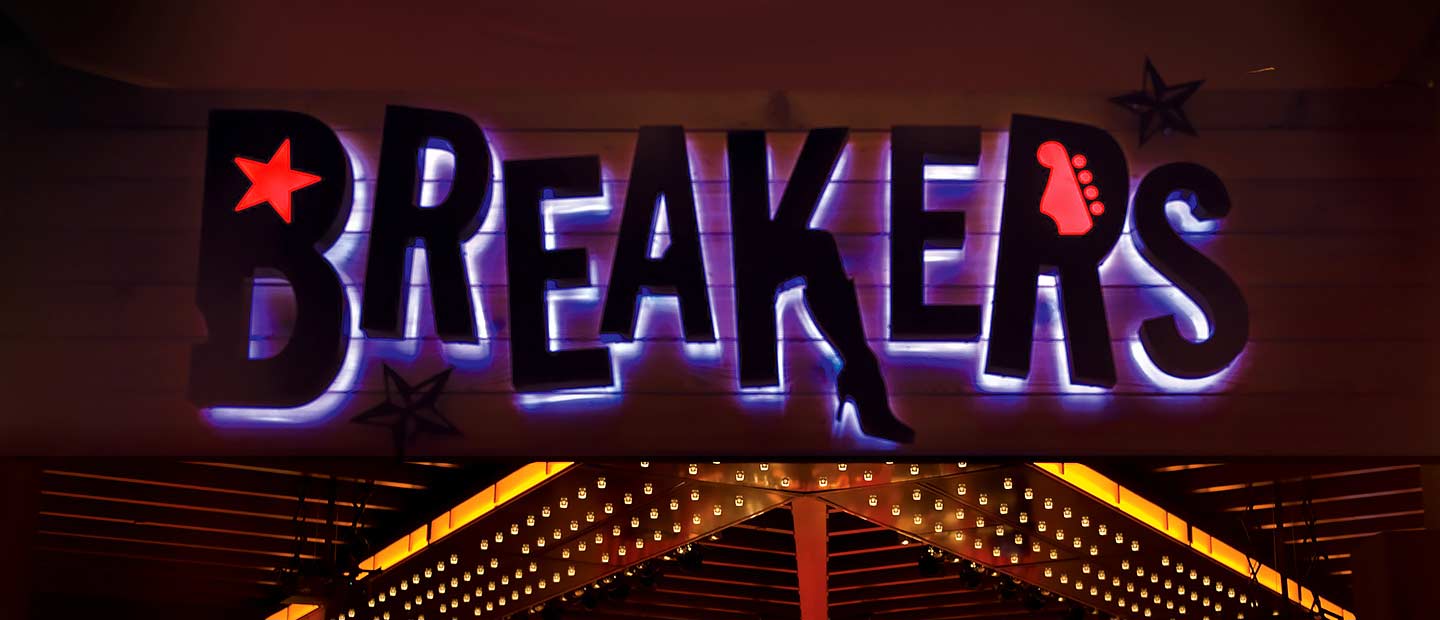 Breakers Bar Live Signage 