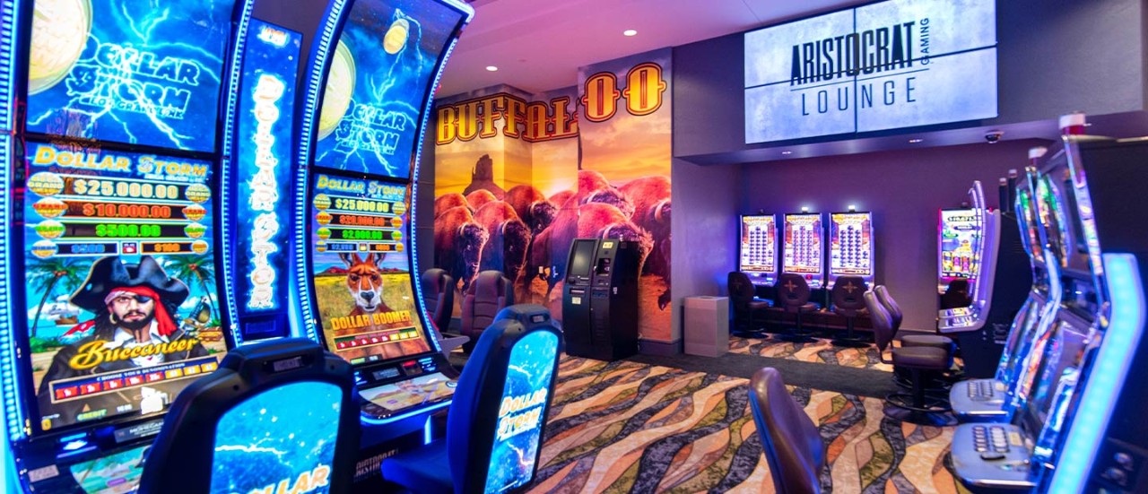 Carousel-Aristocrat_Lounge_3-1440x620